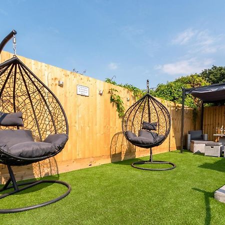 Exquisite Cardiff Apartments- With Garden Lounge & Games Room Extérieur photo