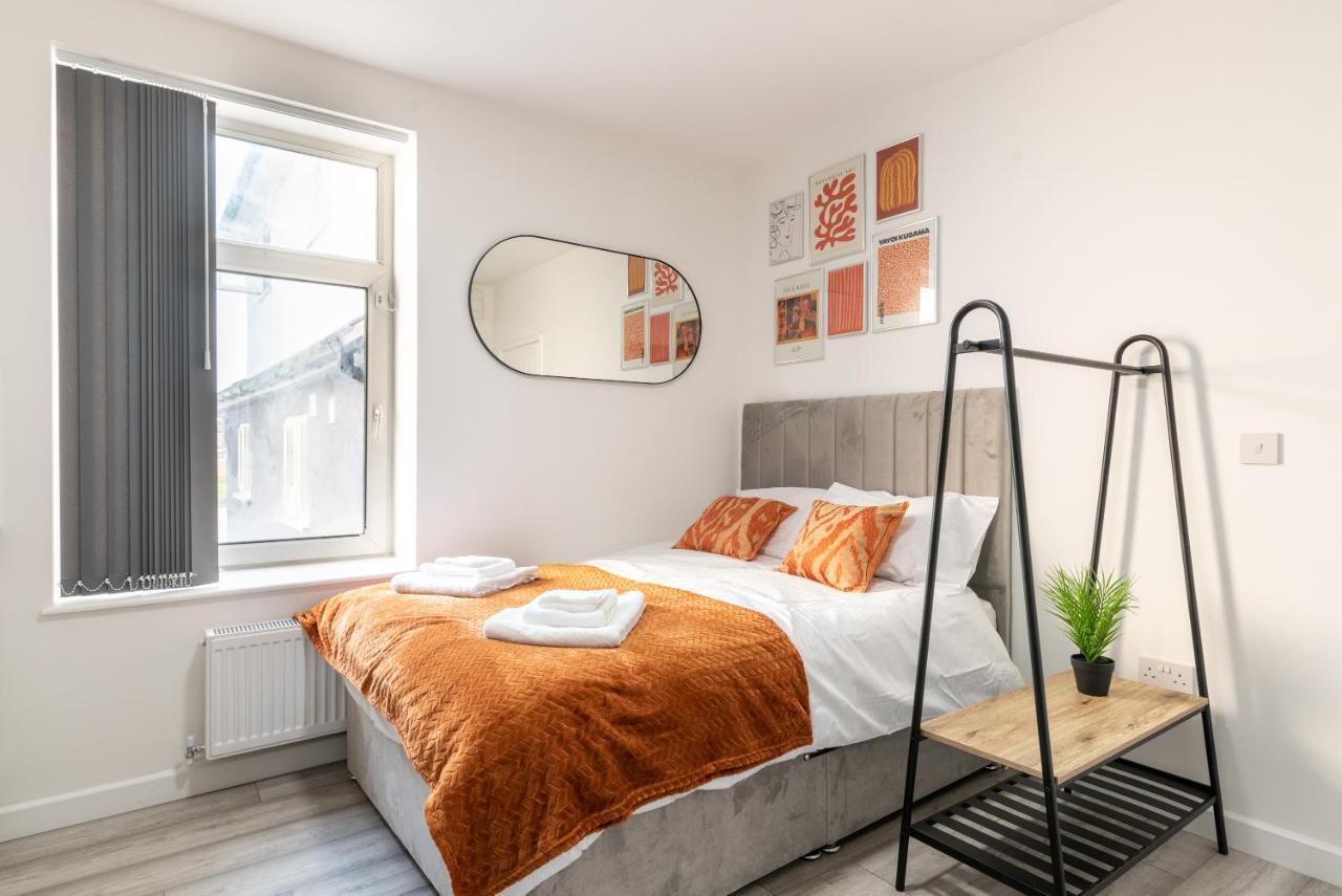 Exquisite Cardiff Apartments- With Garden Lounge & Games Room Extérieur photo