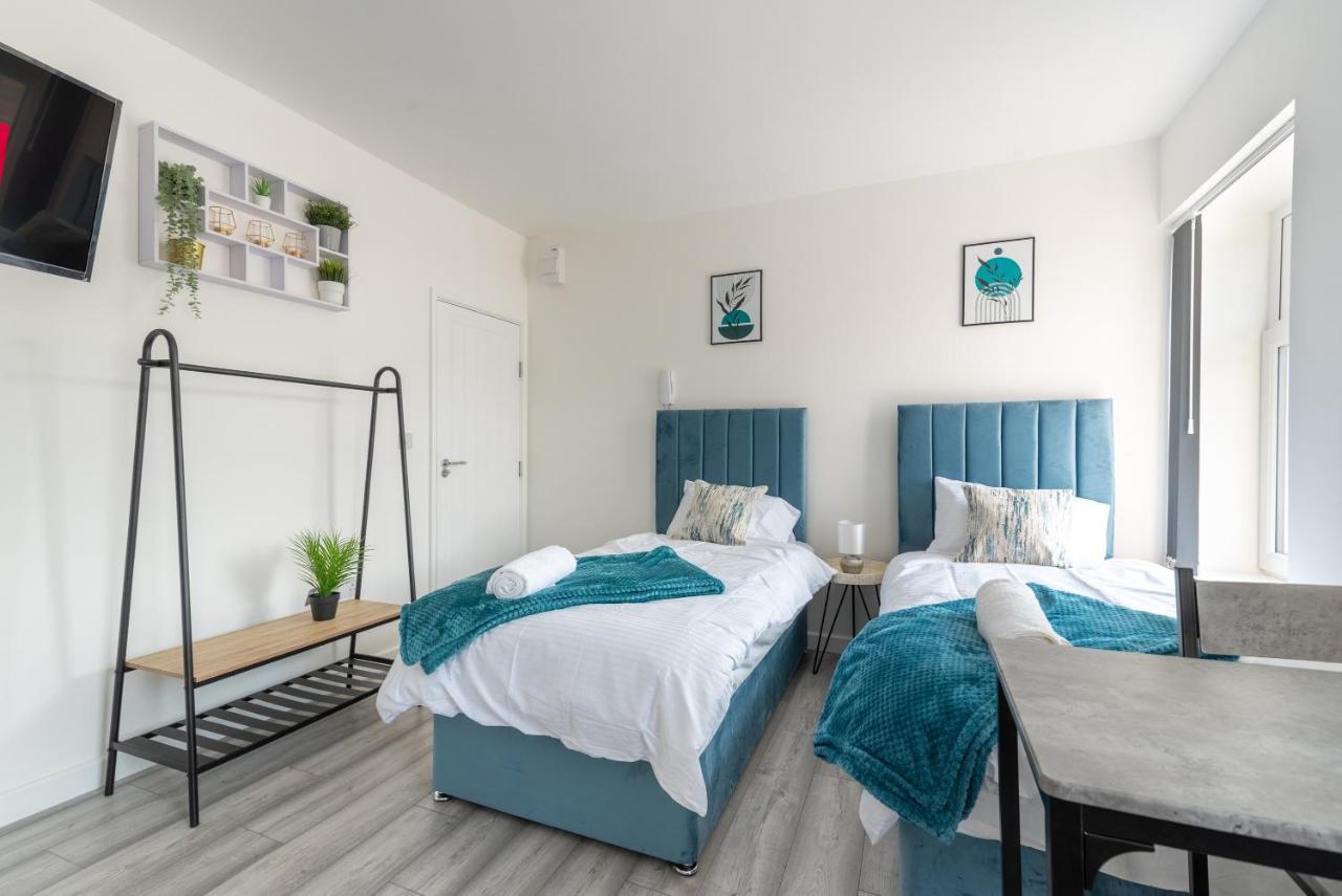 Exquisite Cardiff Apartments- With Garden Lounge & Games Room Extérieur photo