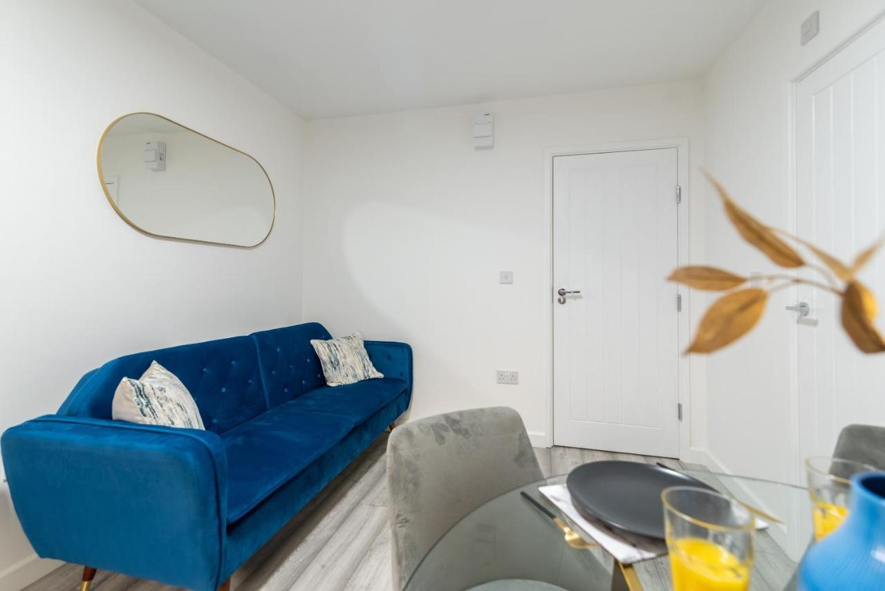 Exquisite Cardiff Apartments- With Garden Lounge & Games Room Extérieur photo