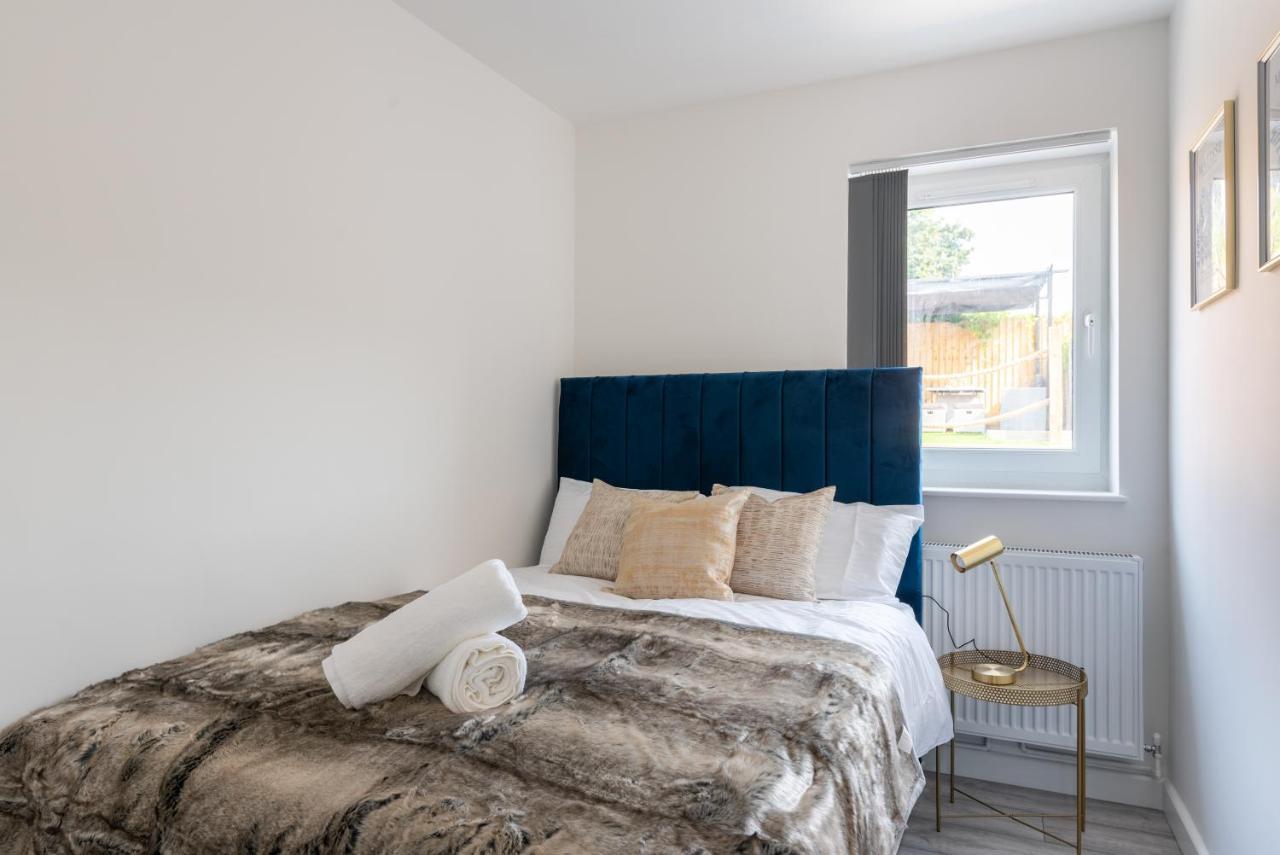 Exquisite Cardiff Apartments- With Garden Lounge & Games Room Extérieur photo