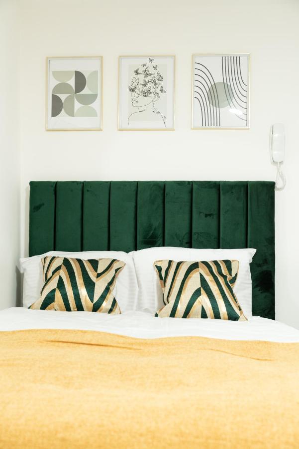 Exquisite Cardiff Apartments- With Garden Lounge & Games Room Extérieur photo