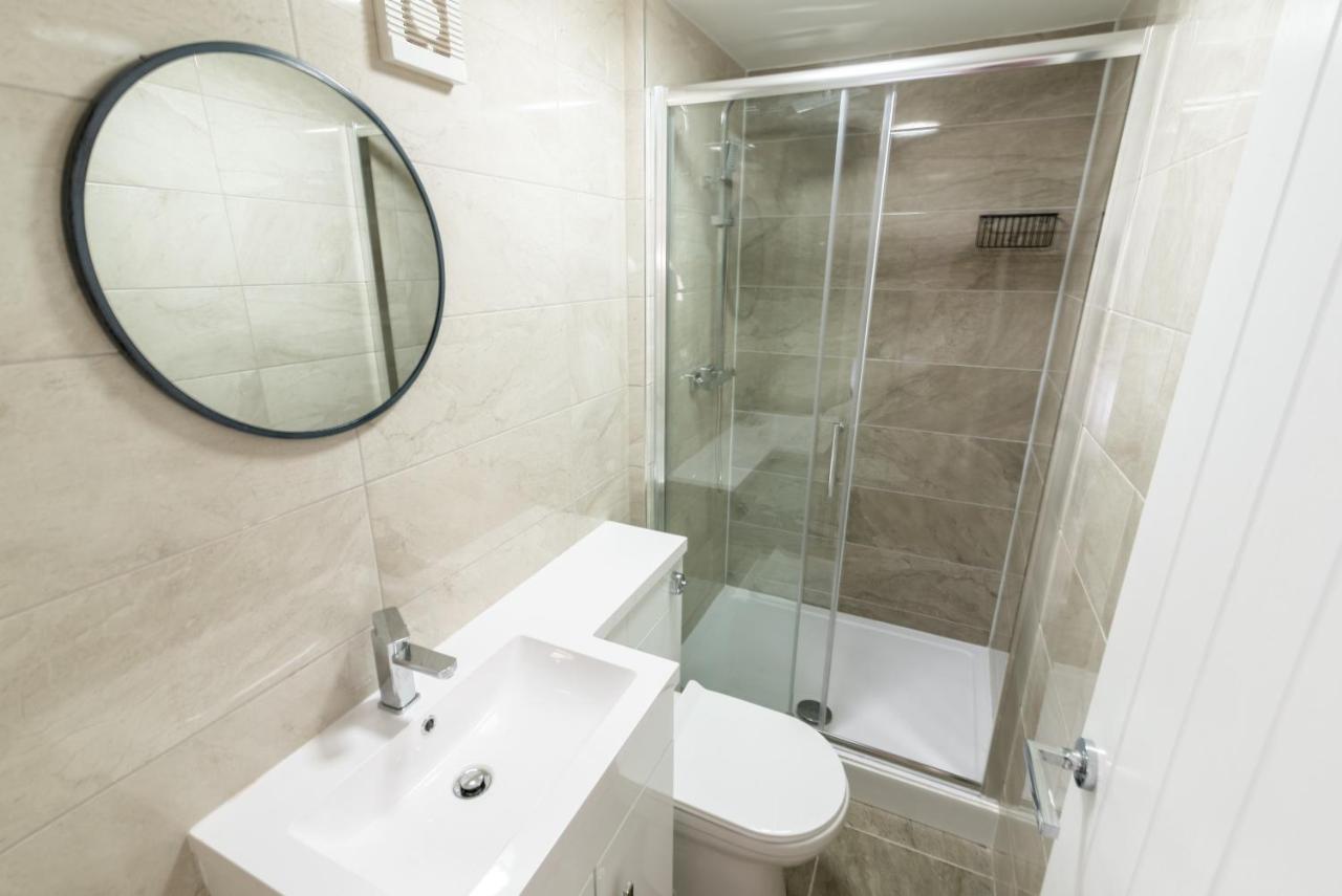 Exquisite Cardiff Apartments- With Garden Lounge & Games Room Extérieur photo
