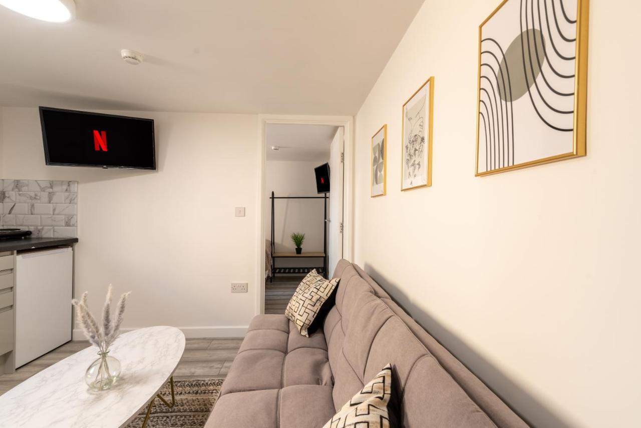 Exquisite Cardiff Apartments- With Garden Lounge & Games Room Extérieur photo