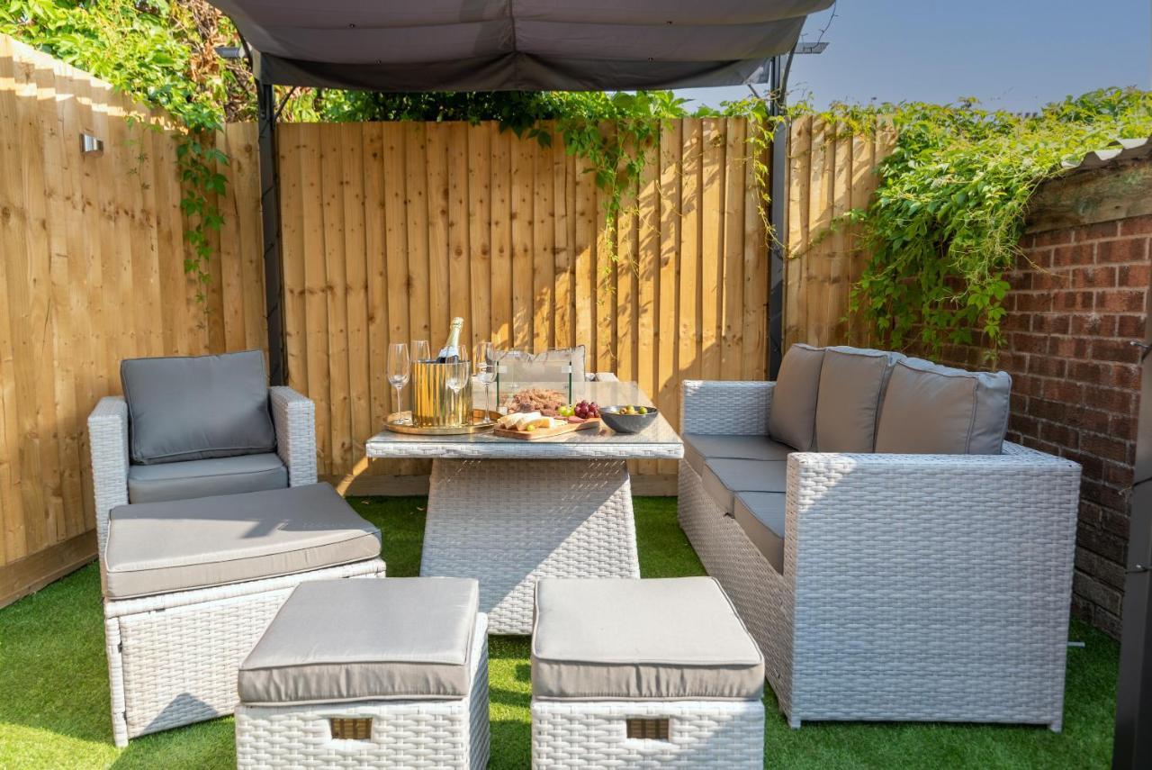 Exquisite Cardiff Apartments- With Garden Lounge & Games Room Extérieur photo