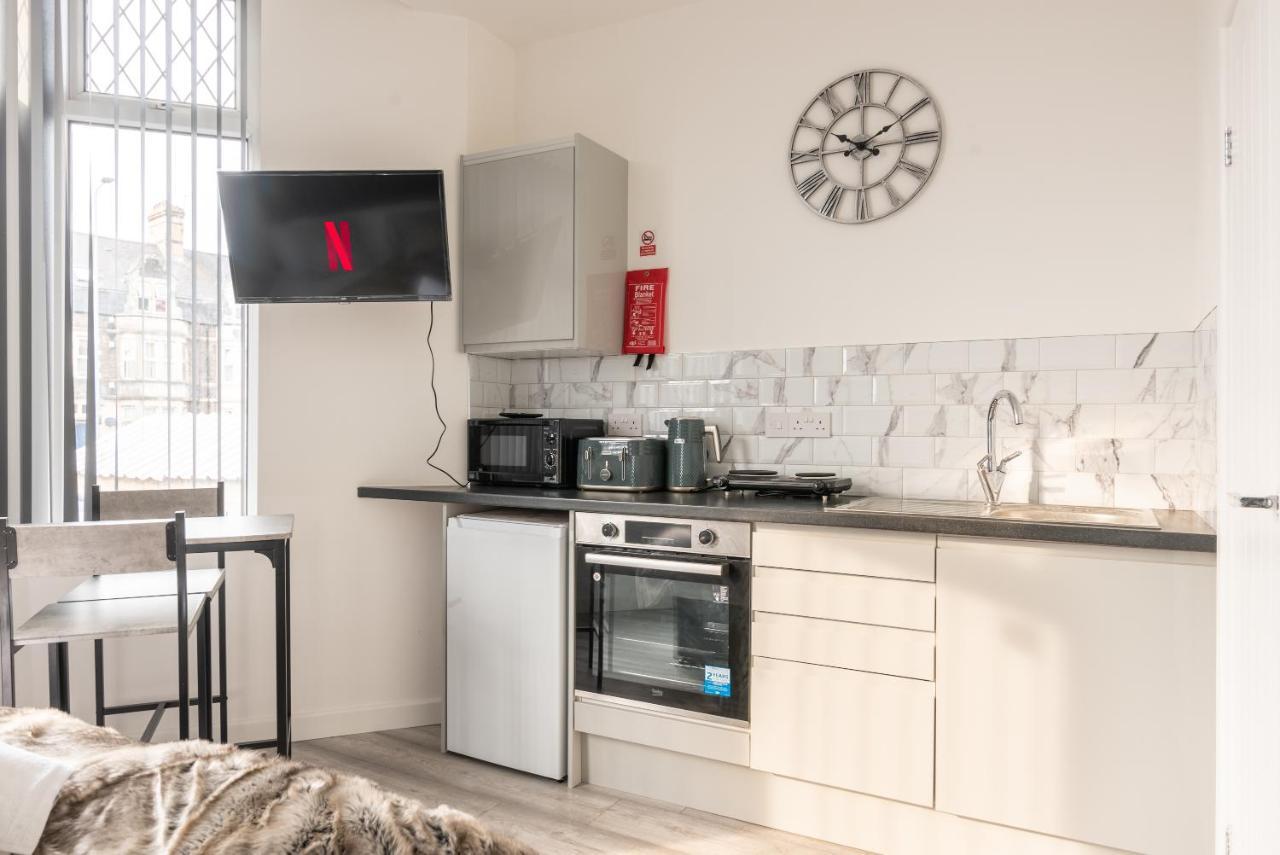Exquisite Cardiff Apartments- With Garden Lounge & Games Room Extérieur photo